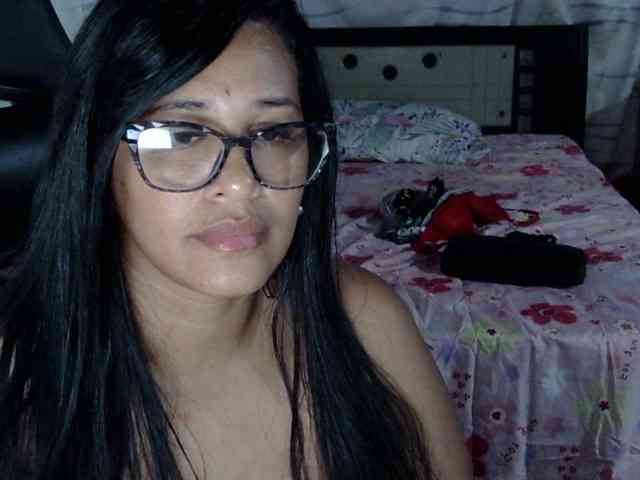 Letty33 webcam