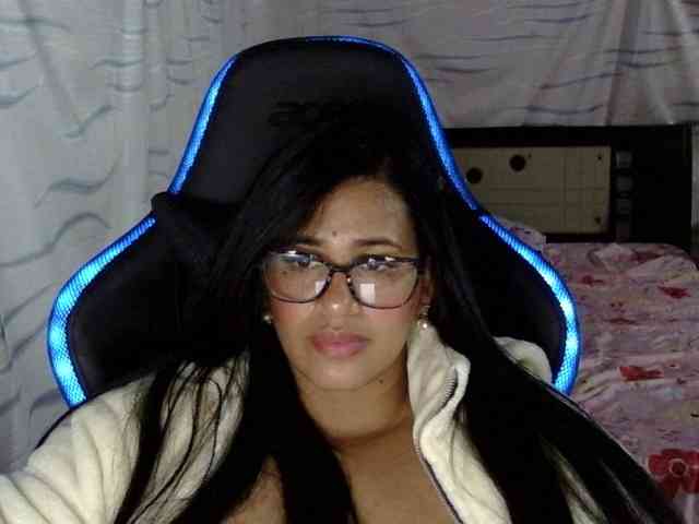 Letty33 webcam