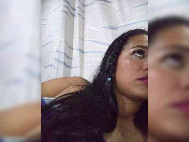 Letty33 webcam