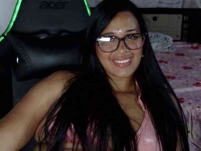Letty33 webcam