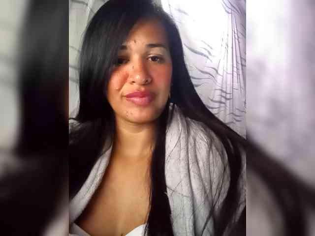 Letty33 webcam