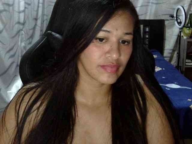 Letty33 webcam