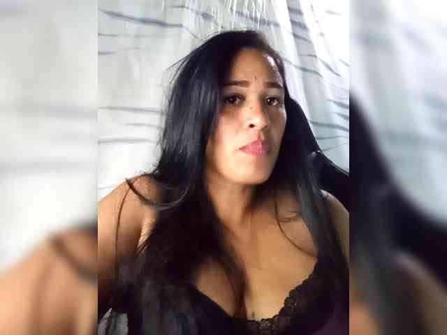 Letty33 webcam