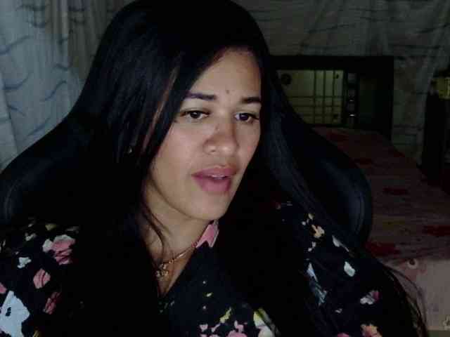 Letty33 webcam