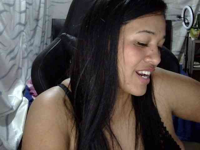 Letty33 webcam
