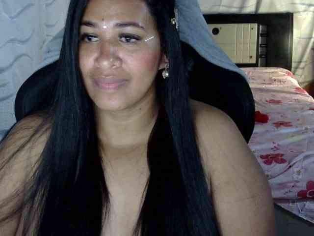 Letty33 webcam