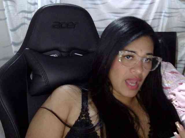 Letty33 webcam