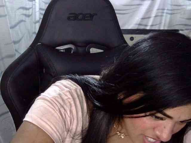 Letty33 webcam