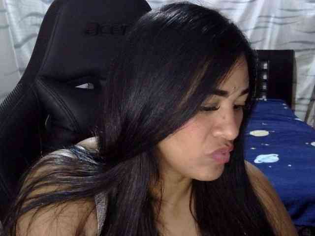 Letty33 webcam