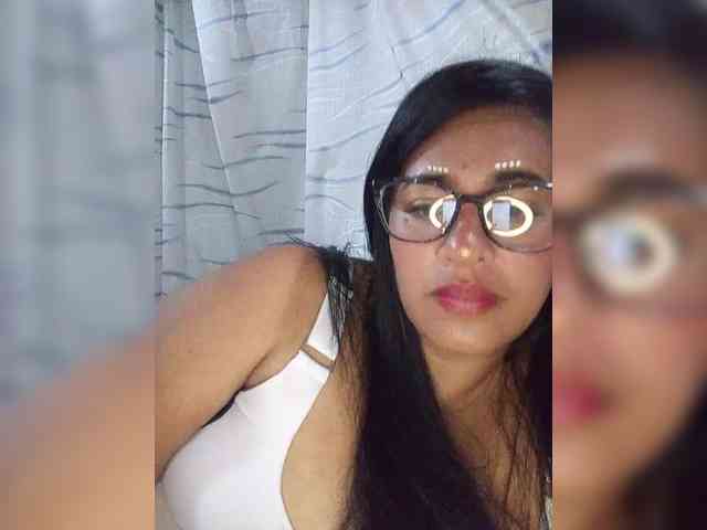 Letty33 webcam