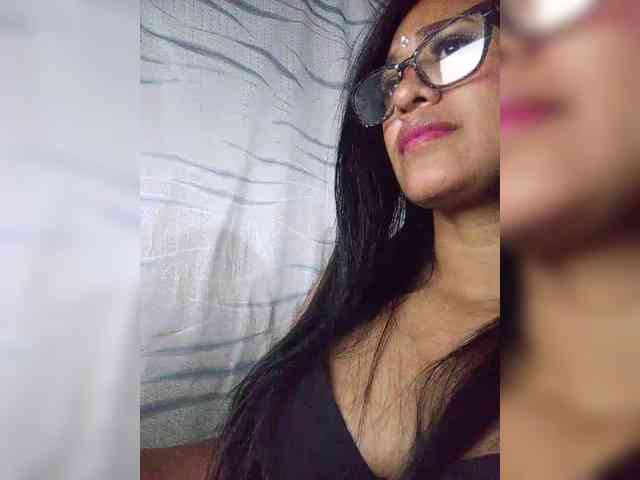 Letty33 webcam