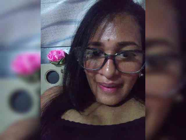 Letty33 webcam