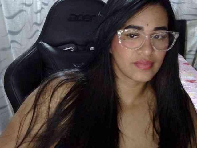 Letty33 webcam