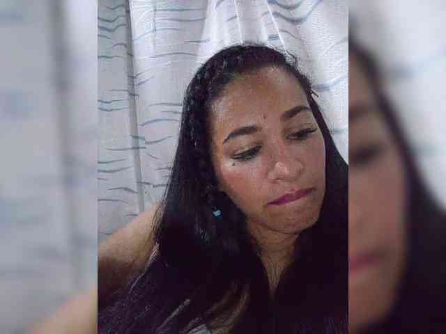 Letty33 webcam