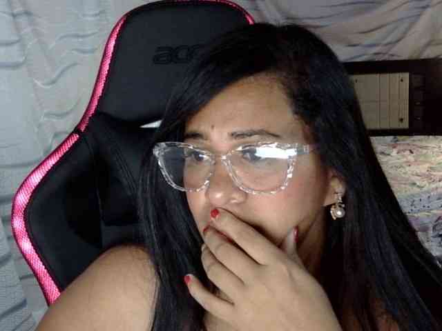Letty33 webcam