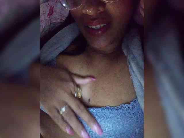 Letty33 webcam