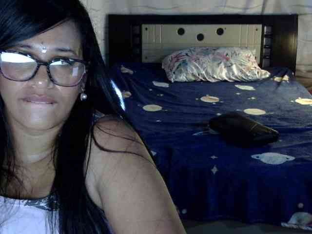 Letty33 webcam