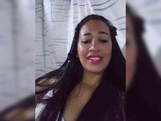 Letty33 webcam