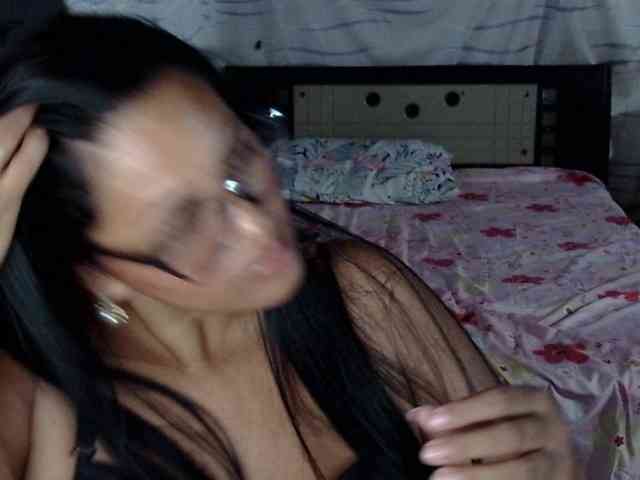 Letty33 webcam