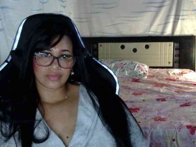 Letty33 webcam