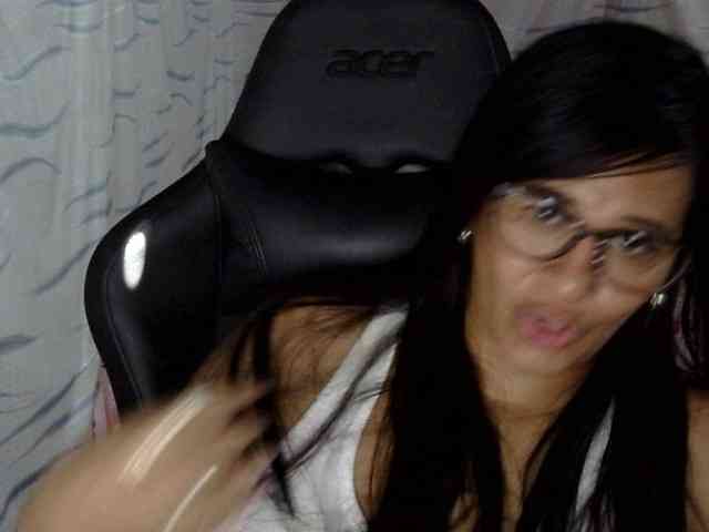 Letty33 webcam