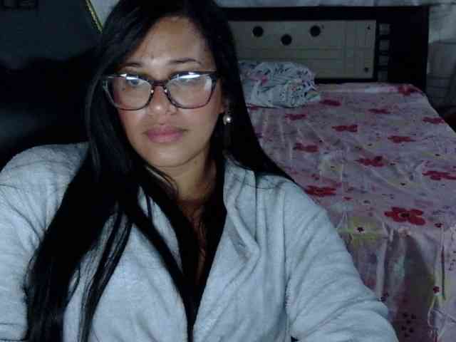 Letty33 webcam