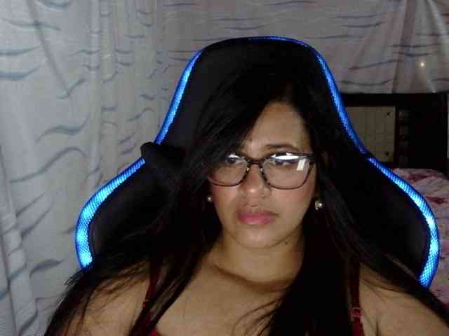 Letty33 webcam