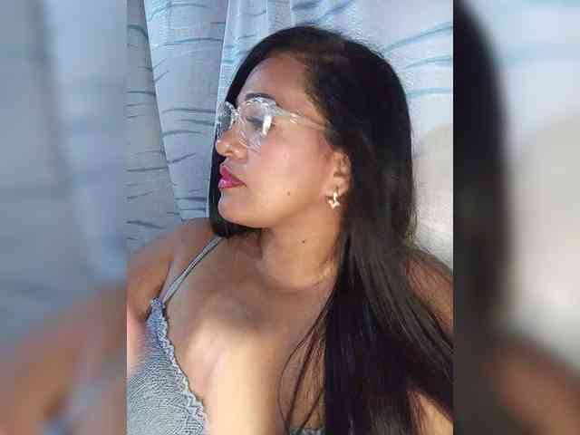Letty33 webcam