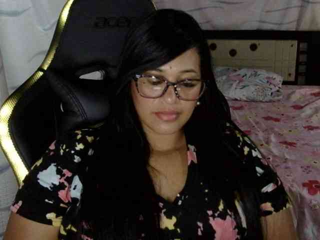 Letty33 webcam