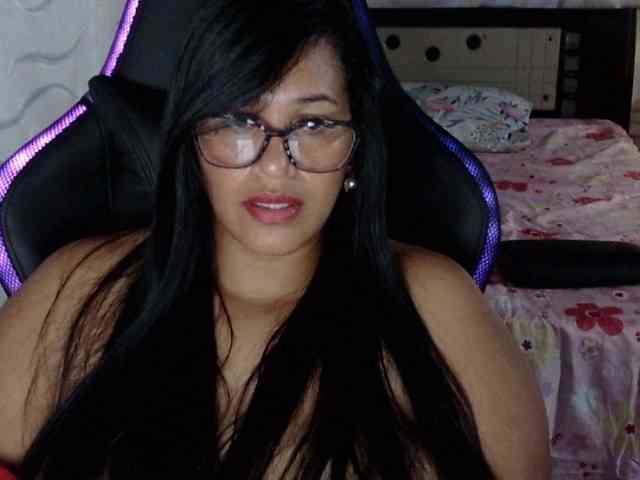 Letty33 webcam
