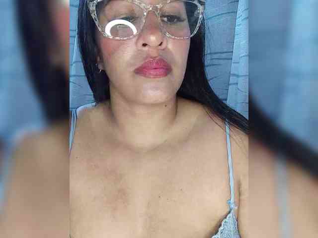 Letty33 webcam