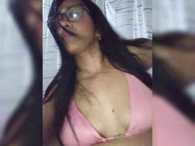 Letty33 webcam