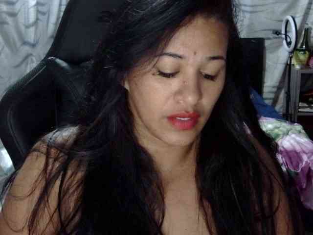 Letty33 webcam