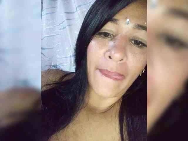 Letty33 webcam