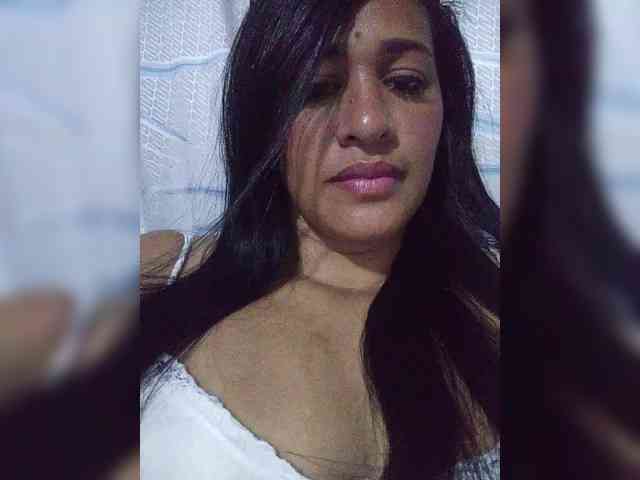 Letty33 webcam