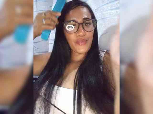 Letty33 webcam