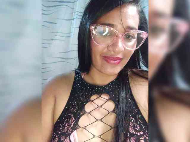 Letty33 webcam