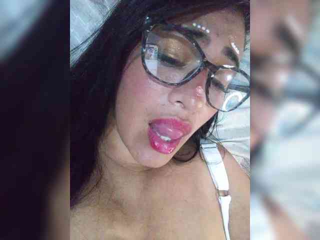 Letty33 webcam