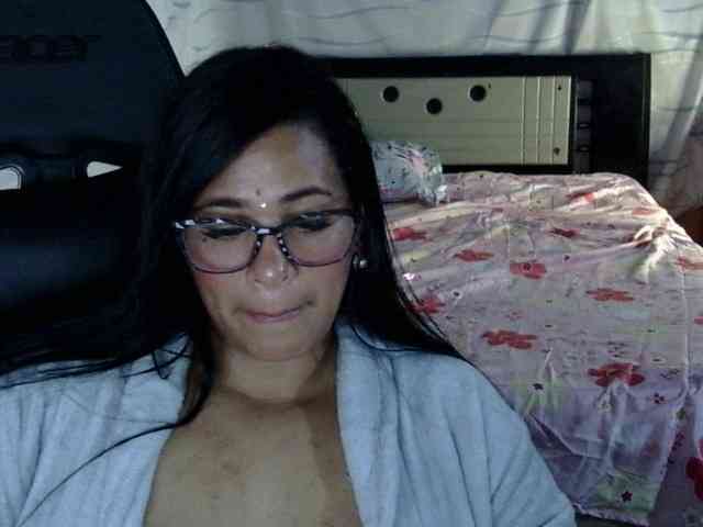 Letty33 webcam