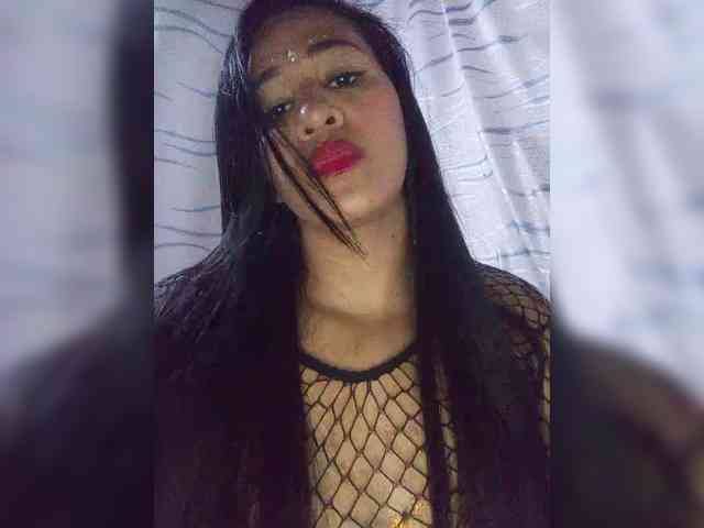 Letty33 webcam
