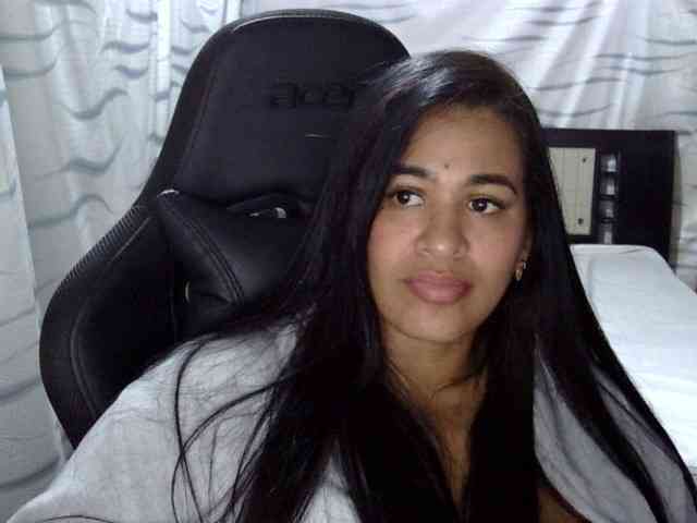 Letty33 webcam