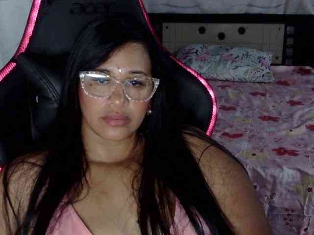 Letty33 webcam