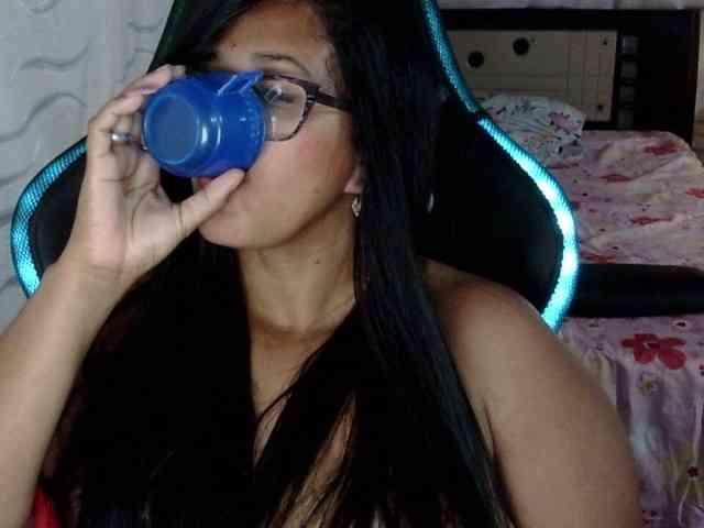 Letty33 webcam