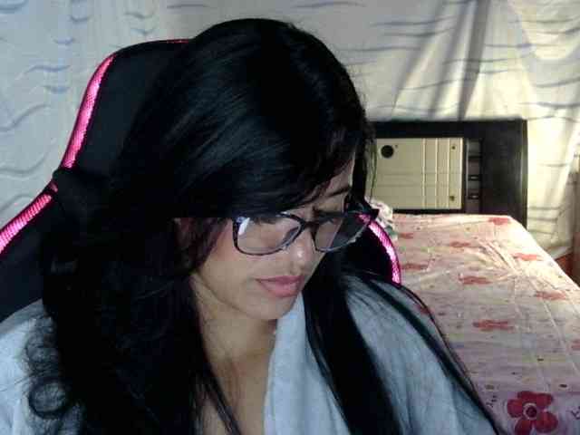 Letty33 webcam