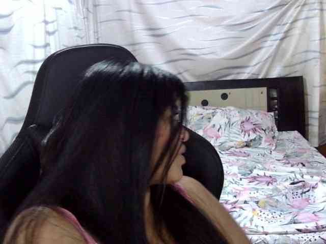 Letty33 webcam