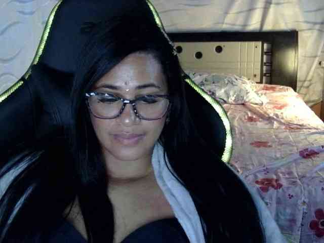 Letty33 webcam