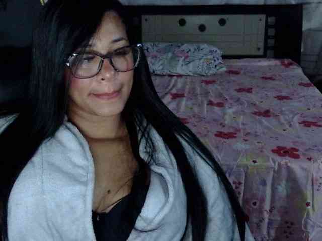 Letty33 webcam