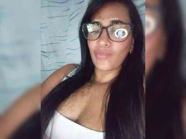 Letty33 webcam