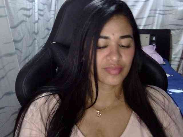 Letty33 webcam