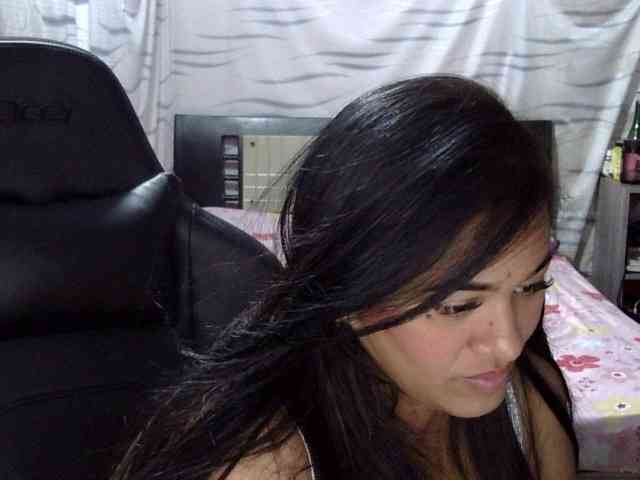Letty33 webcam